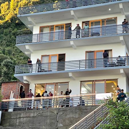 הוסטל דרמסאלה Madpackers Mcleodganj מראה חיצוני תמונה