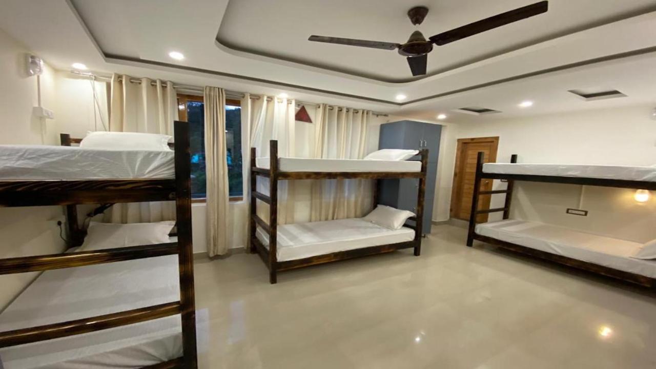 הוסטל דרמסאלה Madpackers Mcleodganj מראה חיצוני תמונה